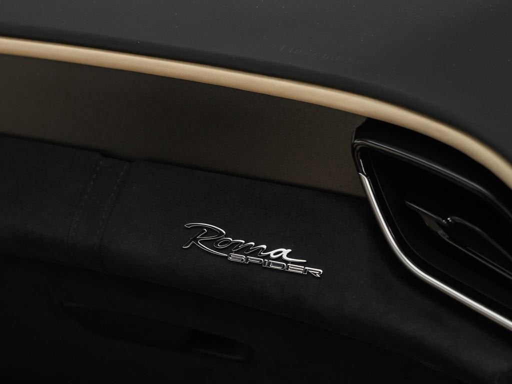2025 Ferrari Roma Spider Base