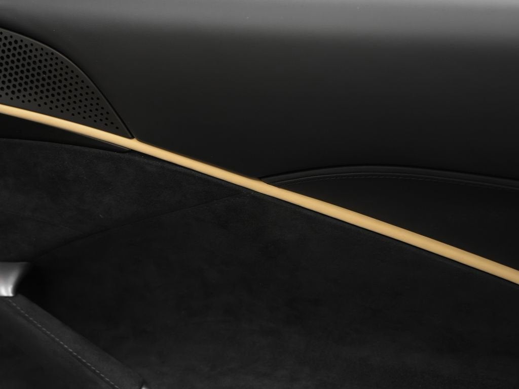 2025 Ferrari Roma Spider Base