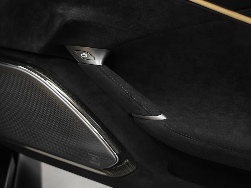 2025 Ferrari Roma Spider Base