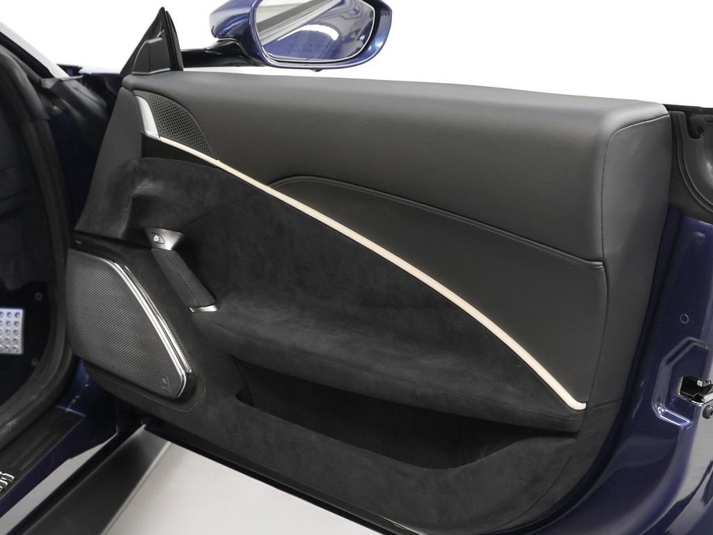 2025 Ferrari Roma Spider Base