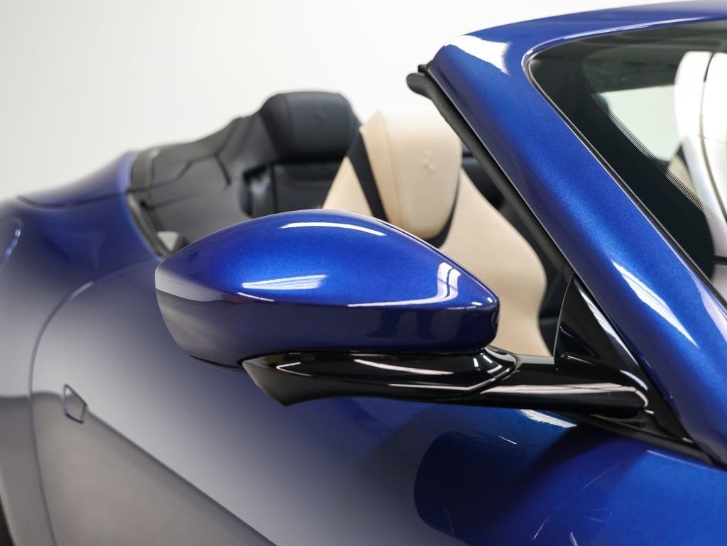 2025 Ferrari Roma Spider Base