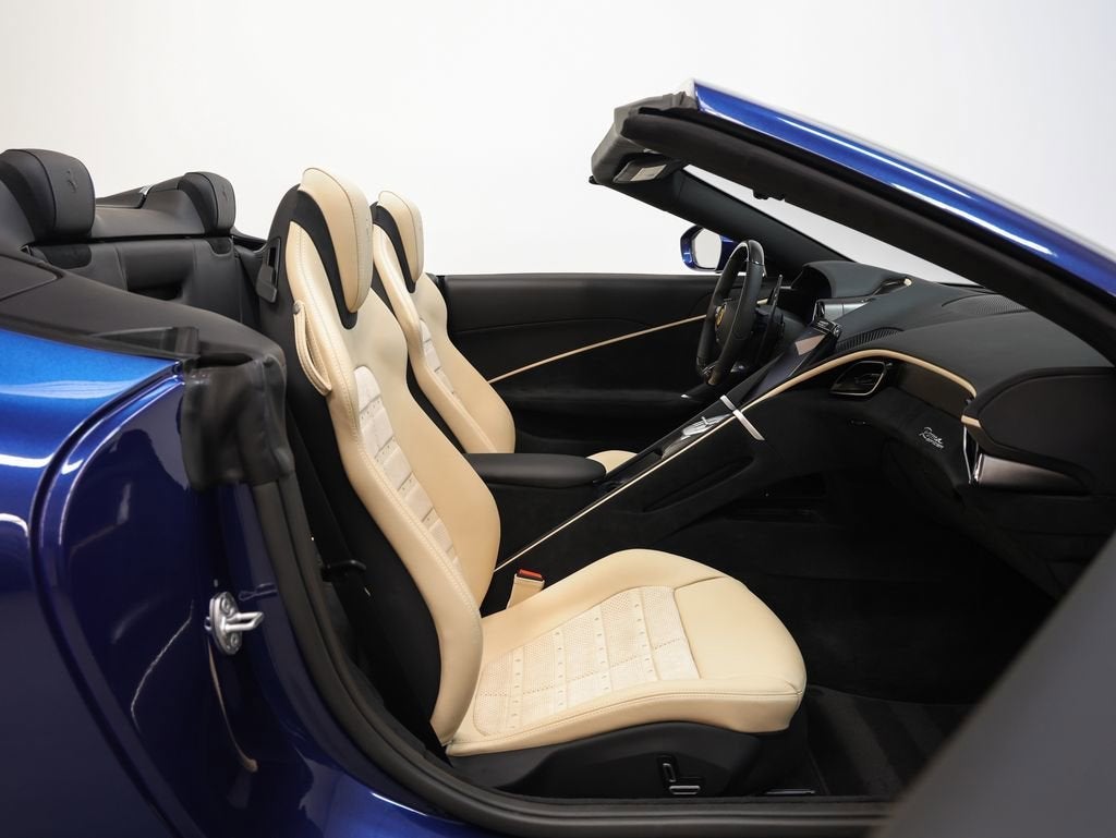 2025 Ferrari Roma Spider Base