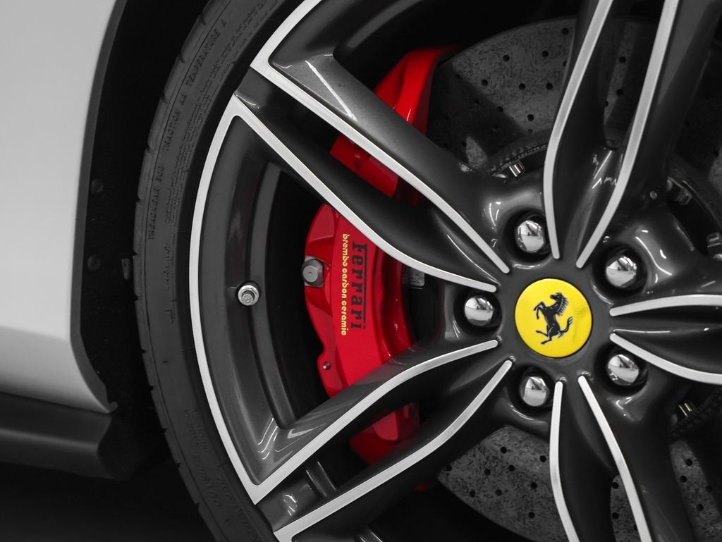2025 Ferrari Roma Spider Base