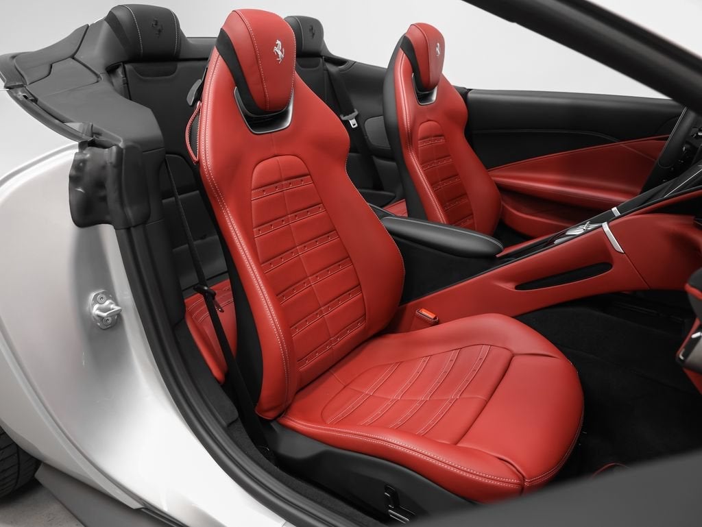 2025 Ferrari Roma Spider Base