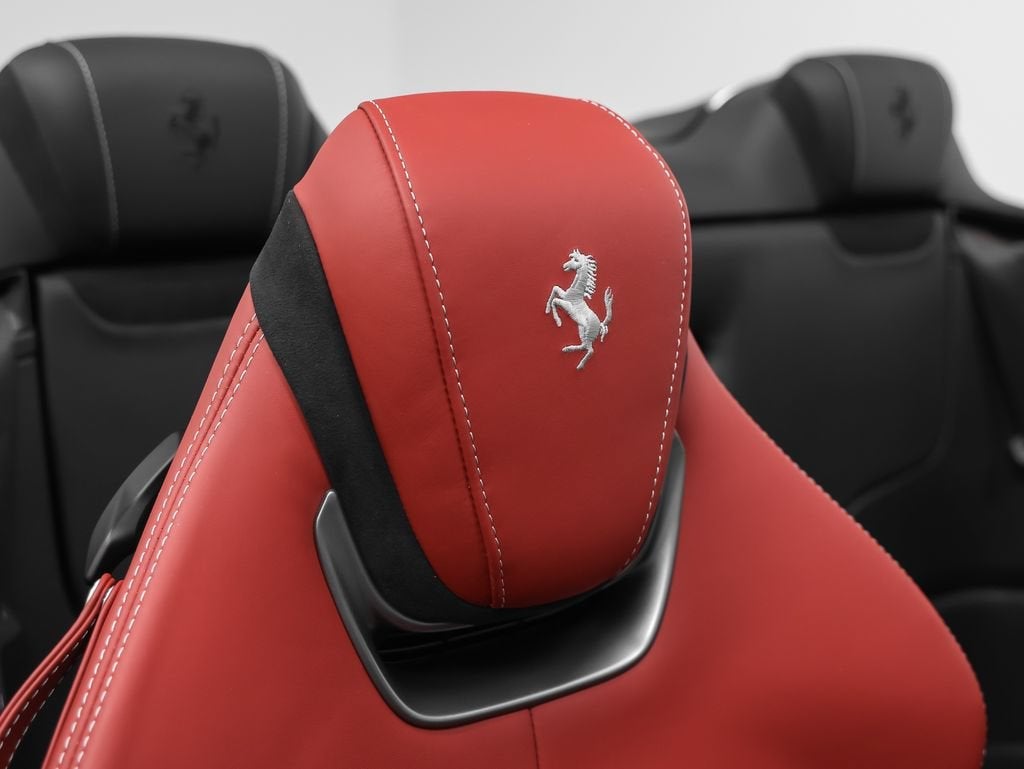 2025 Ferrari Roma Spider Base