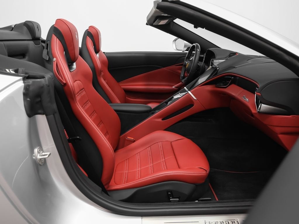 2025 Ferrari Roma Spider Base