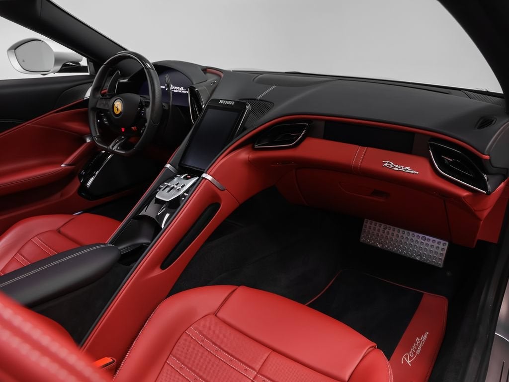2025 Ferrari Roma Spider Base