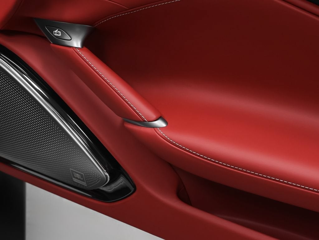 2025 Ferrari Roma Spider Base