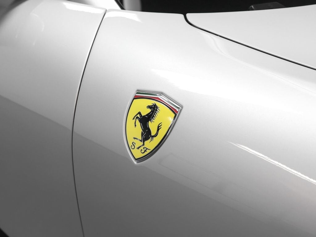 2025 Ferrari Roma Spider Base