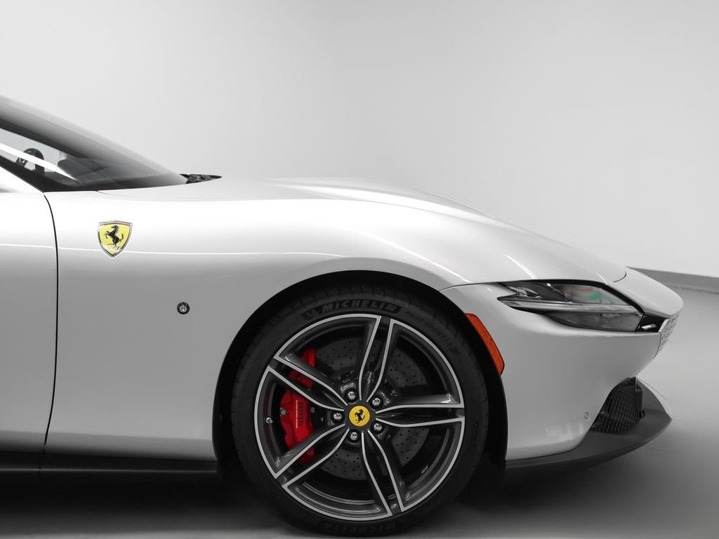 2025 Ferrari Roma Spider Base