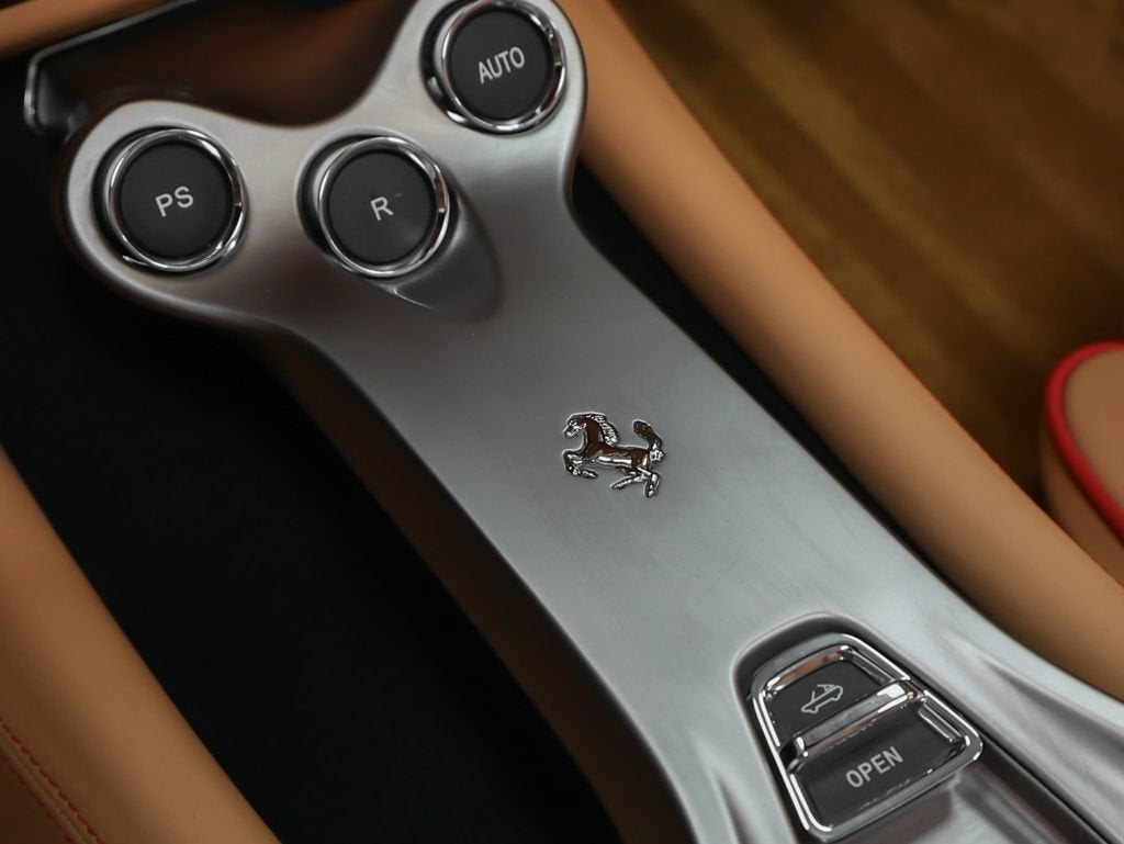 2010 Ferrari California Base