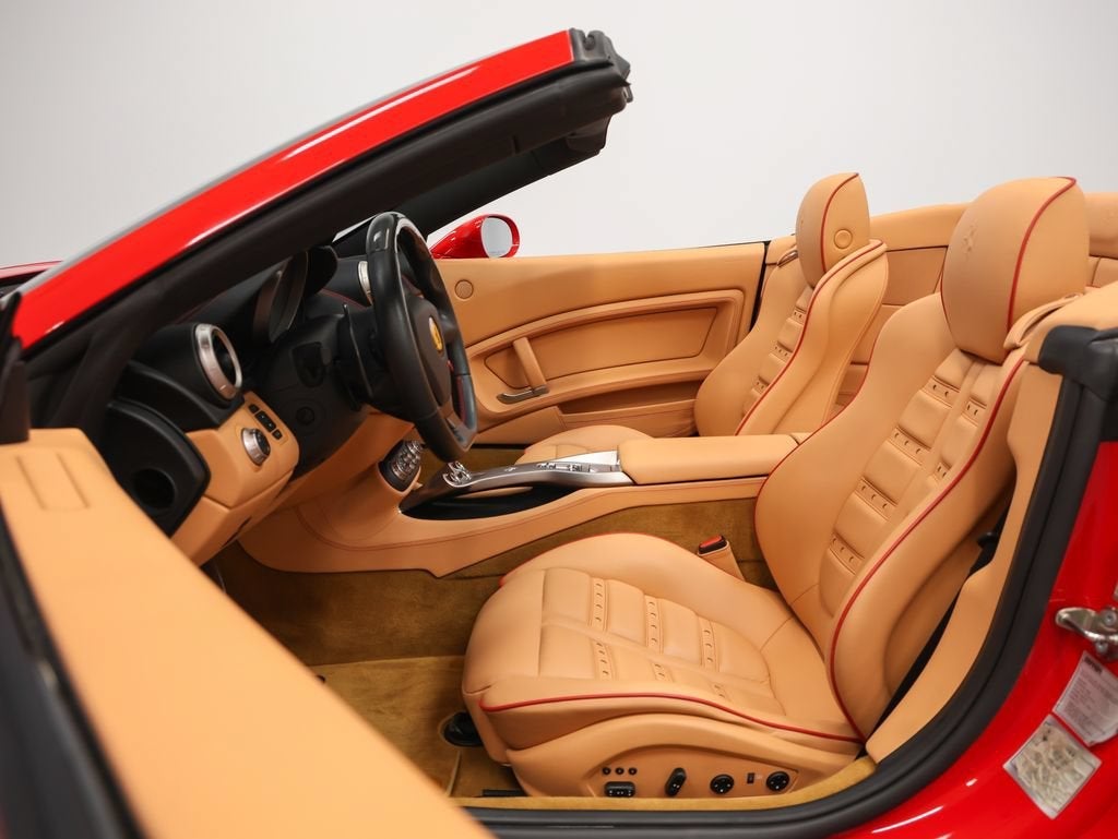 2010 Ferrari California Base