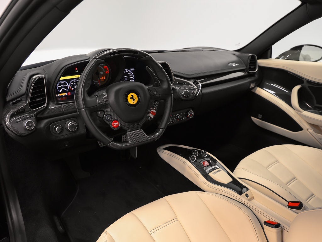 2010 Ferrari 458 Italia Base