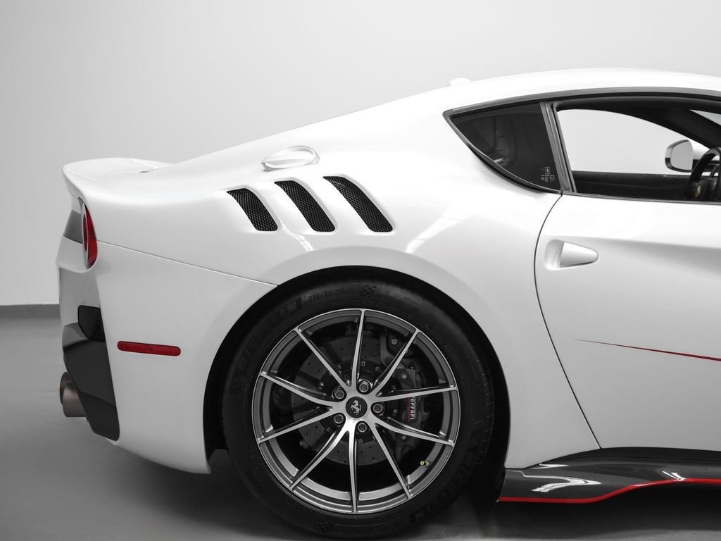 2016 Ferrari F12tdf Base