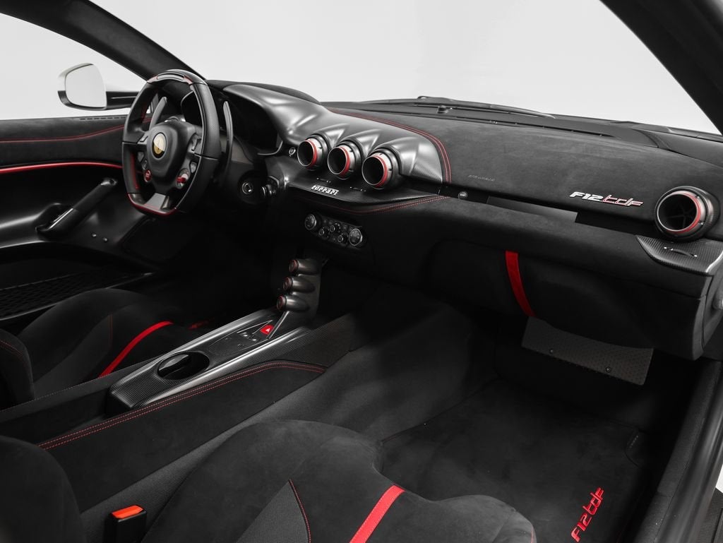 2016 Ferrari F12tdf Base