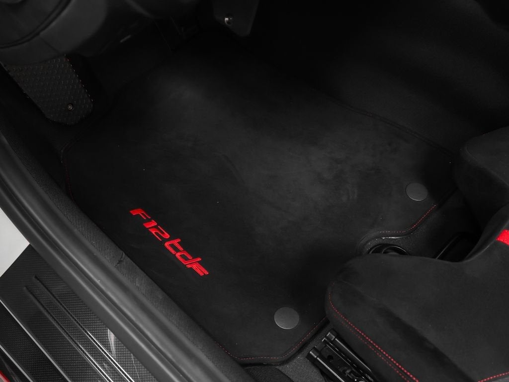 2016 Ferrari F12tdf Base