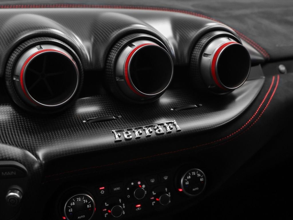 2016 Ferrari F12tdf Base