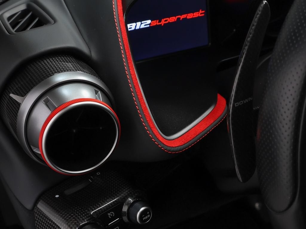 2019 Ferrari 812 Superfast Base