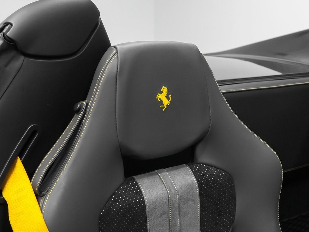 2022 Ferrari F8 Spider Base