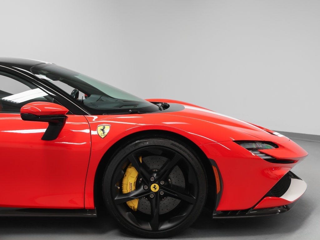 2023 Ferrari SF90 Stradale Base