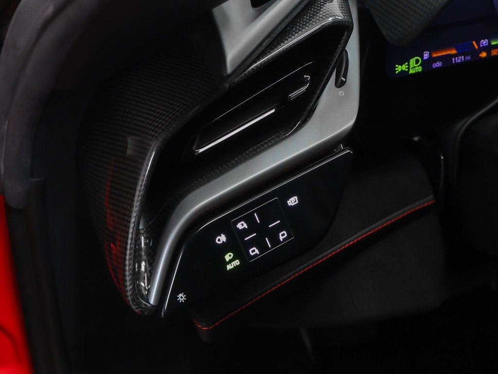 2023 Ferrari SF90 Stradale Base
