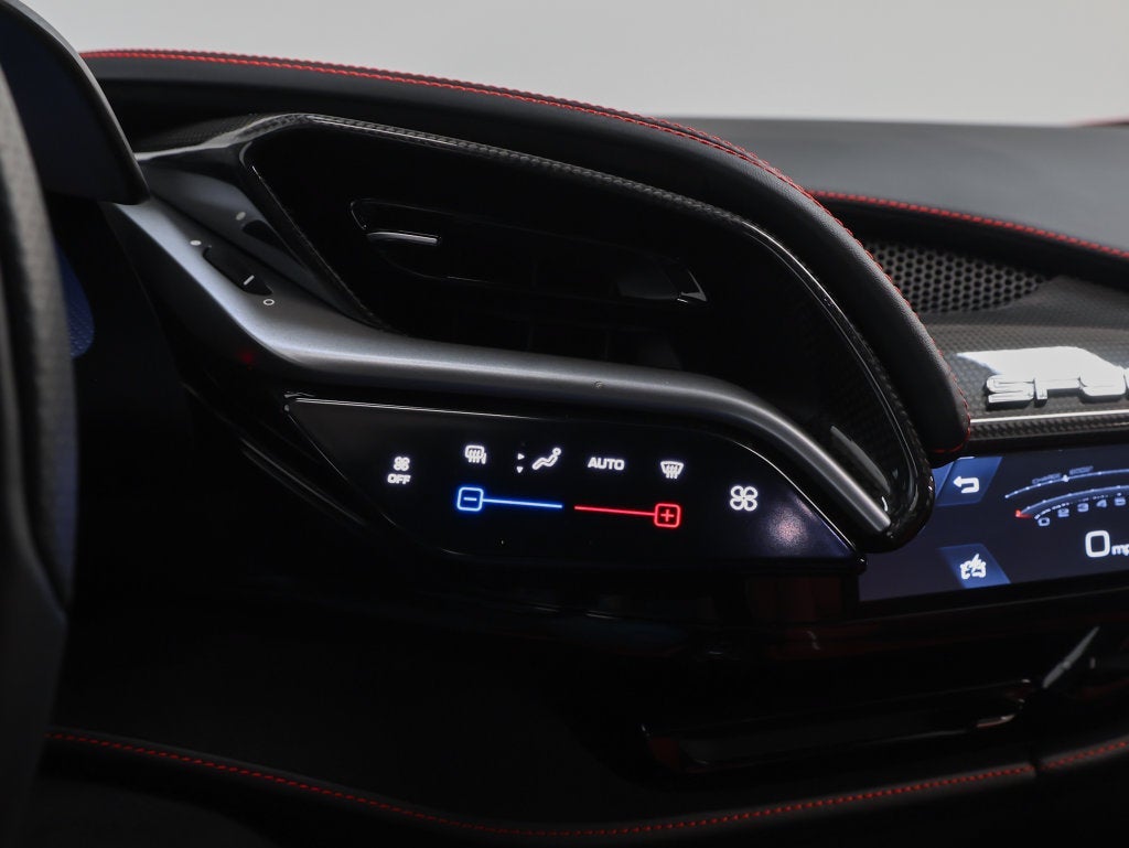 2023 Ferrari SF90 Stradale Base