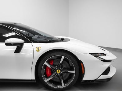 2023 Ferrari SF90 Stradale Base