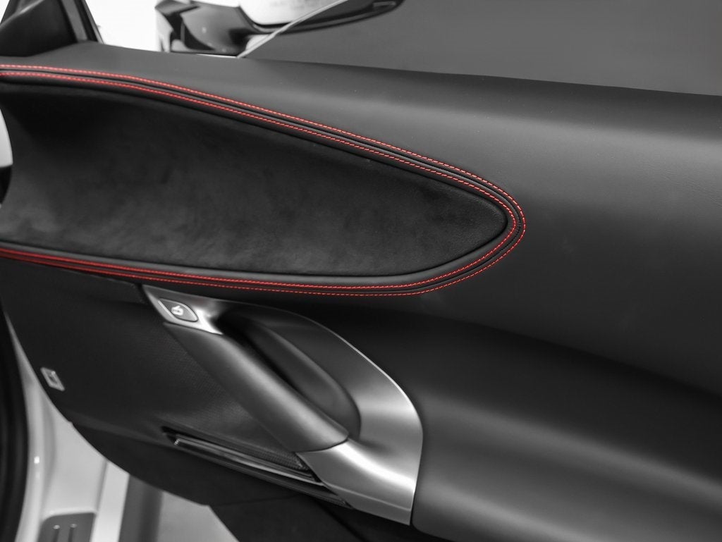 2023 Ferrari SF90 Stradale Base