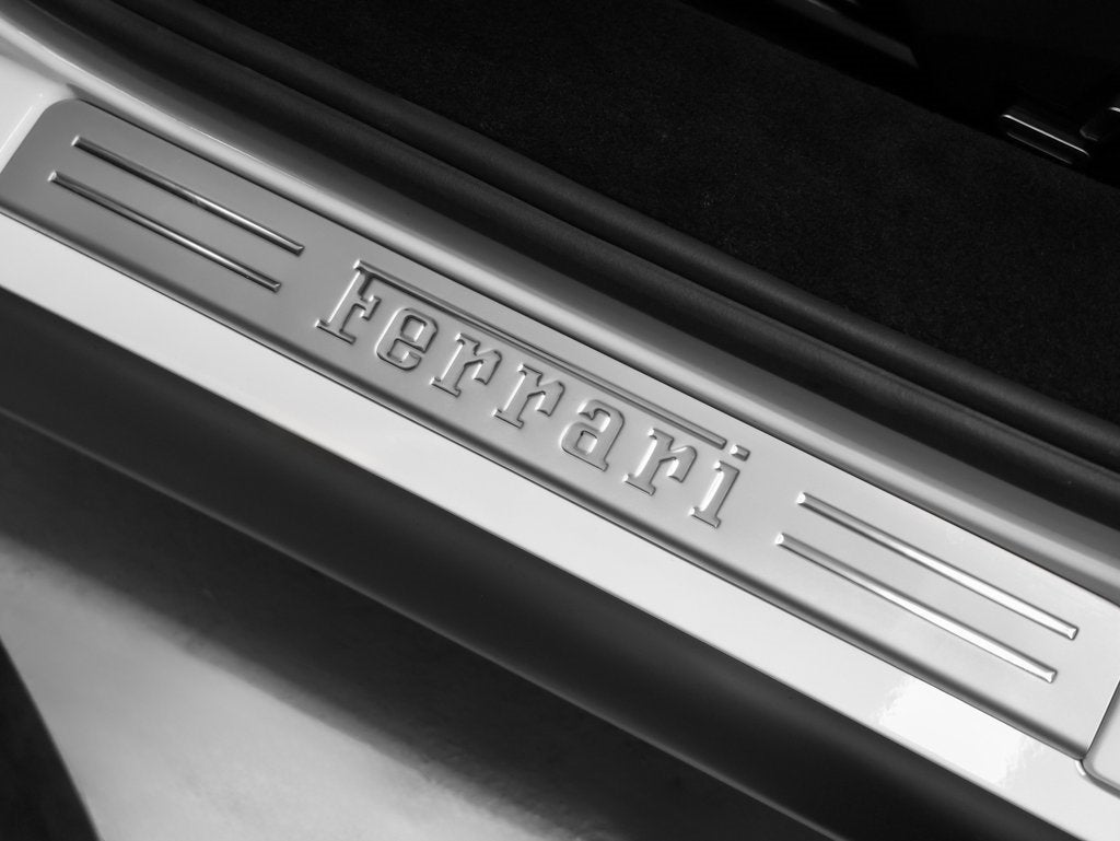 2023 Ferrari SF90 Stradale Base