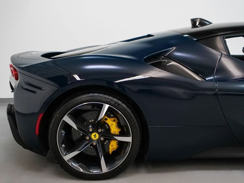 2022 Ferrari SF90 Stradale Base