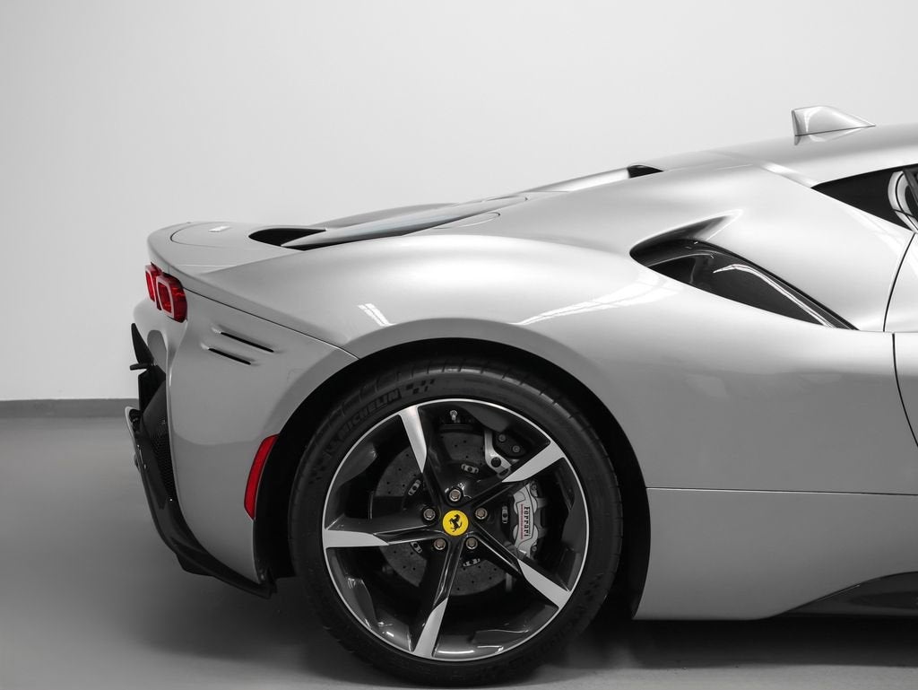 2023 Ferrari SF90 Stradale Base