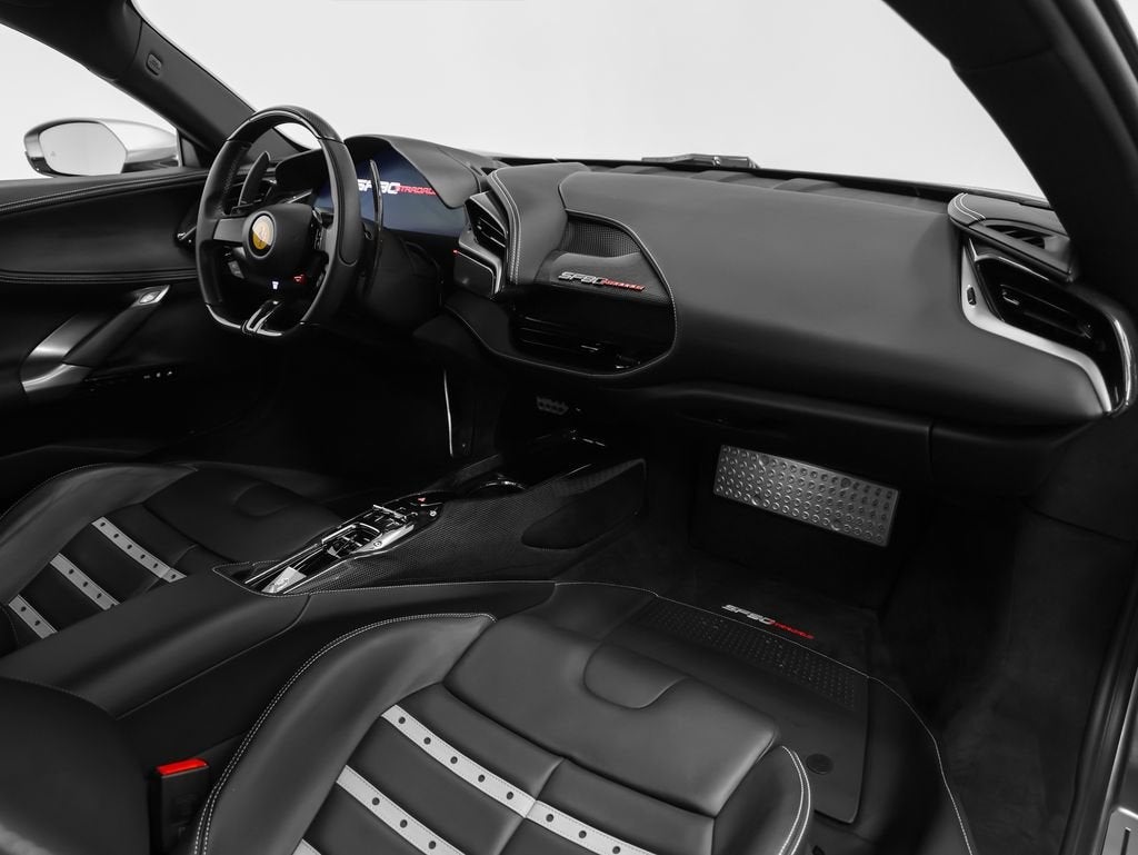 2023 Ferrari SF90 Stradale Base