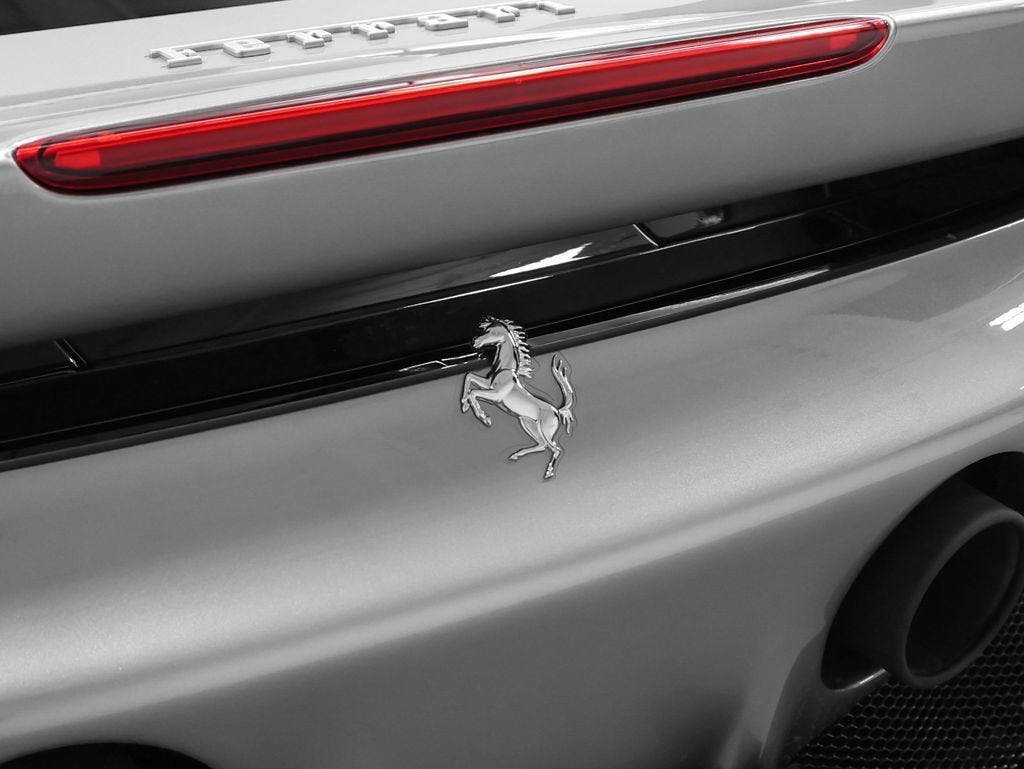 2023 Ferrari SF90 Stradale Base