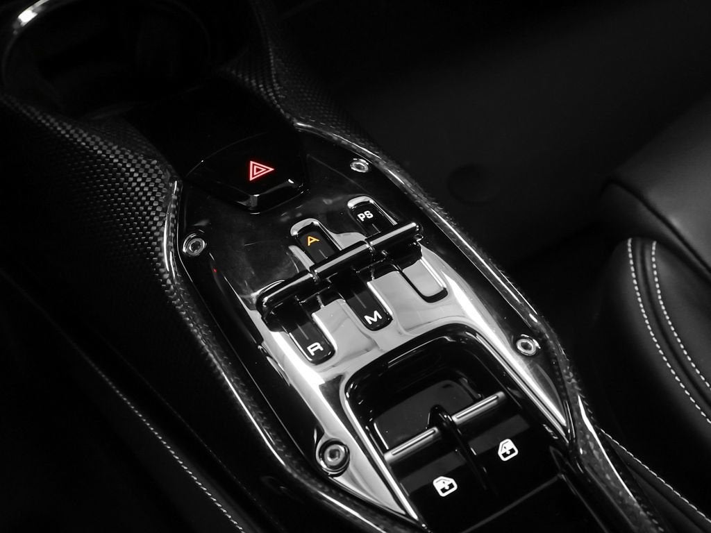 2023 Ferrari SF90 Stradale Base