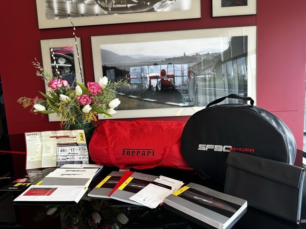 2025 Ferrari SF90 Spider Base