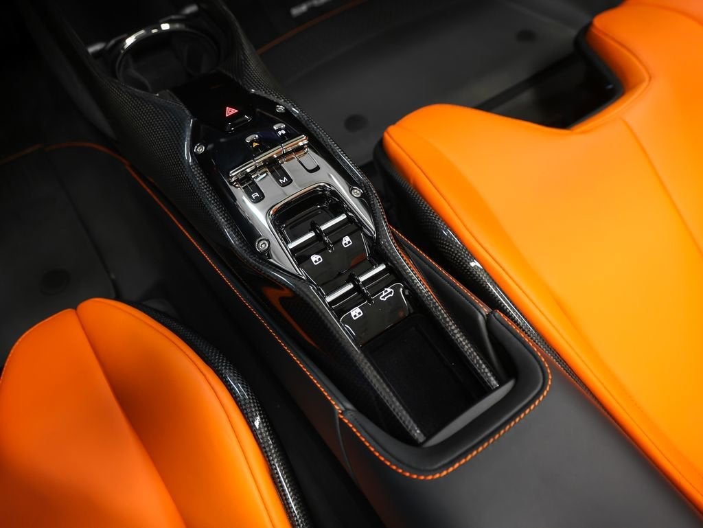 2023 Ferrari SF90 Spider Base