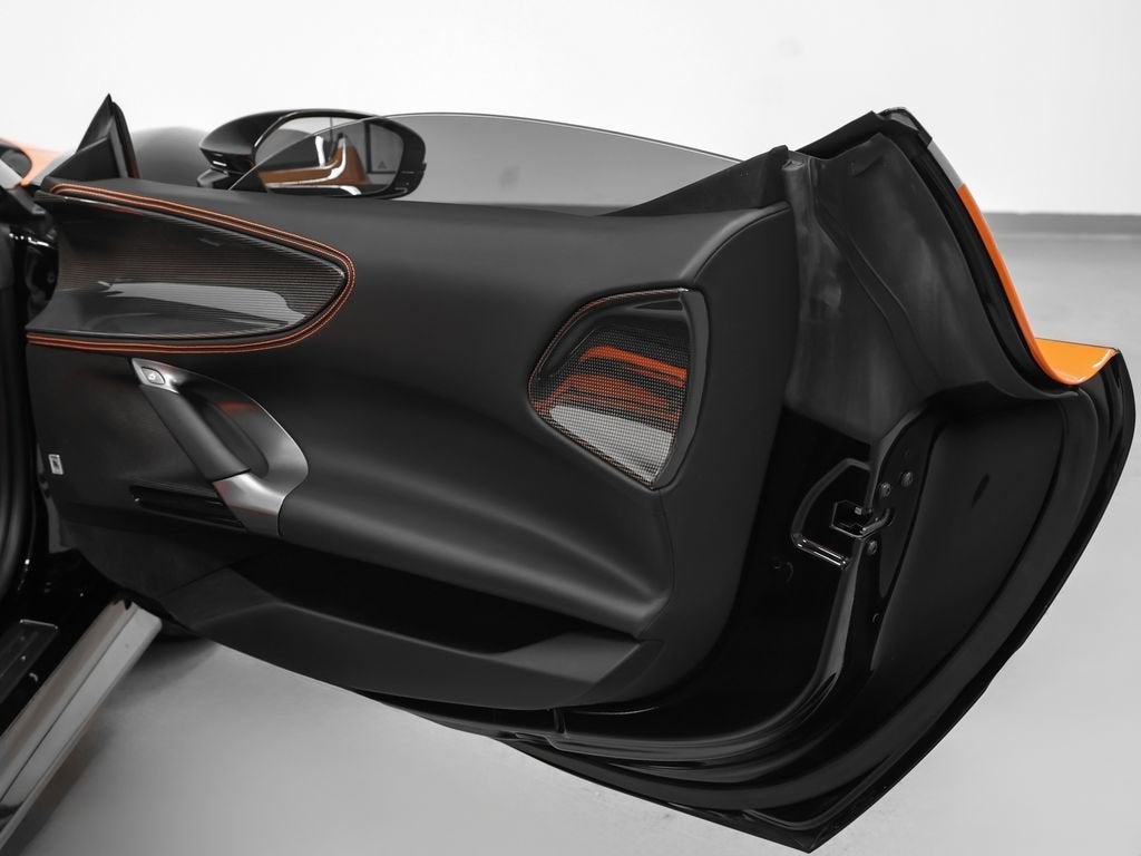 2023 Ferrari SF90 Spider Base