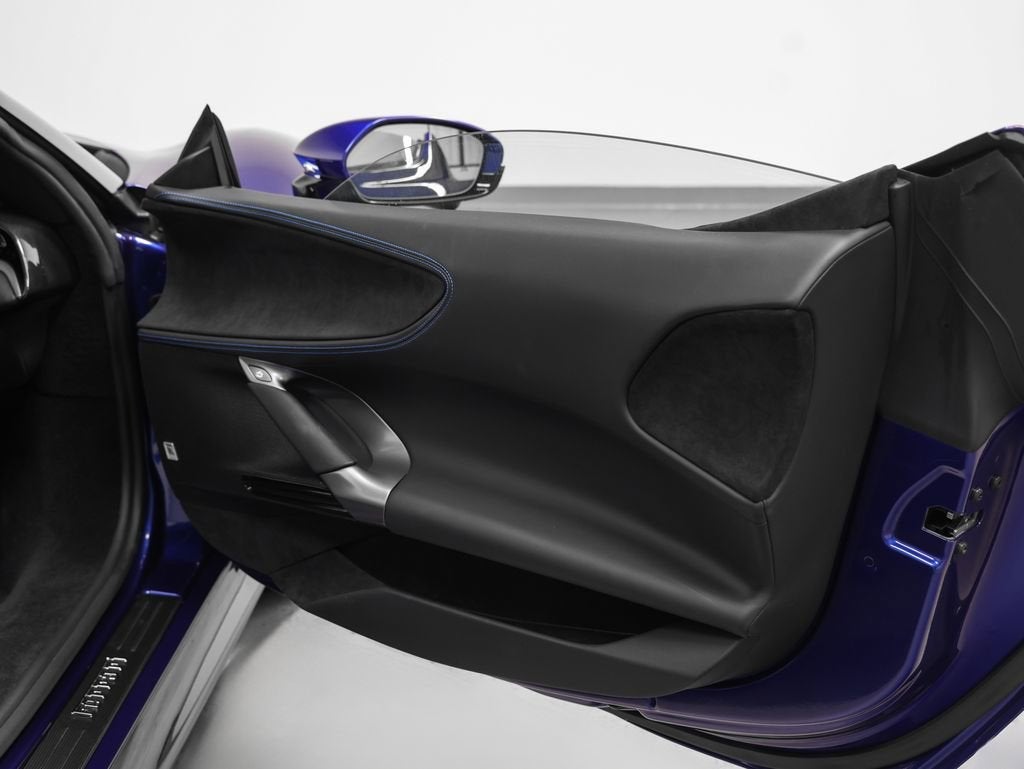 2022 Ferrari SF90 Spider Base