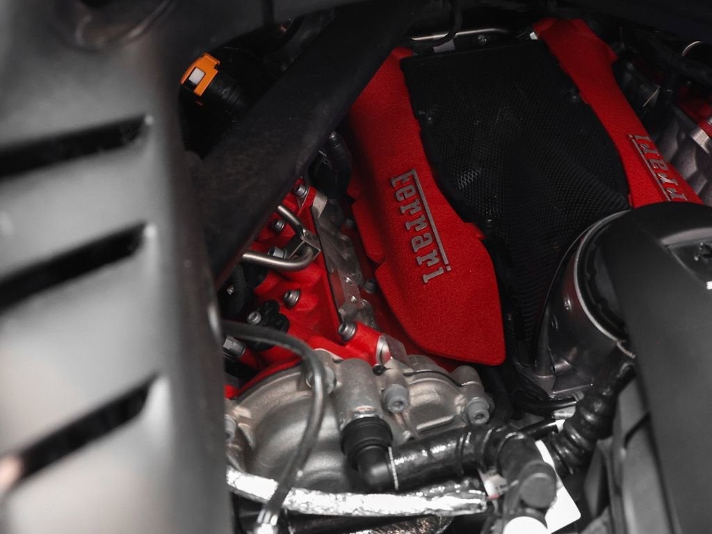 2022 Ferrari SF90 Spider Base