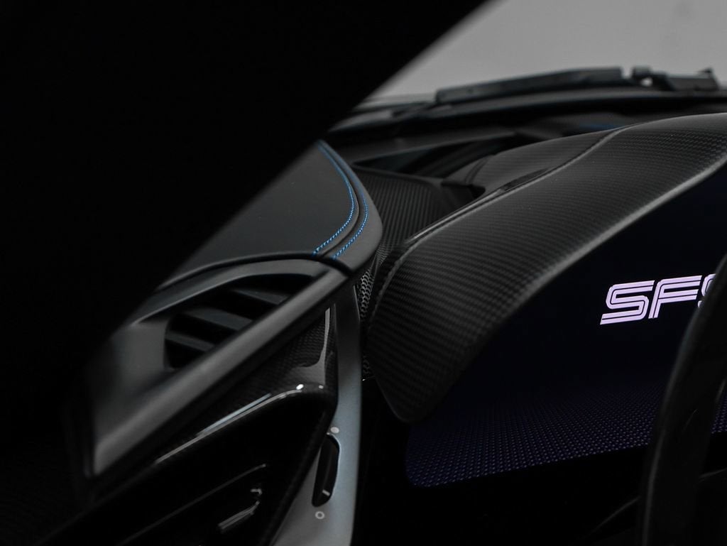 2022 Ferrari SF90 Spider Base
