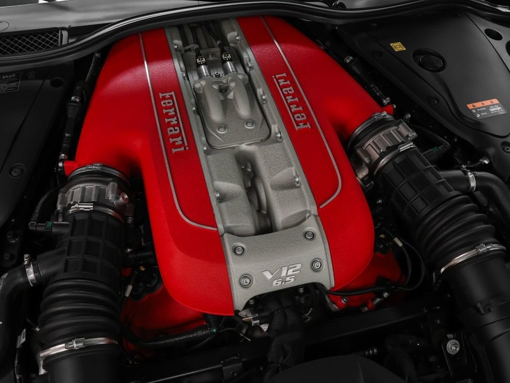 2022 Ferrari 812 GTS Base