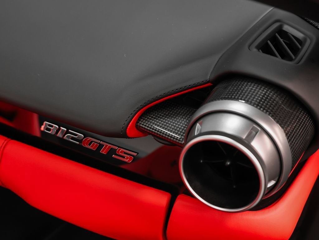 2022 Ferrari 812 GTS Base