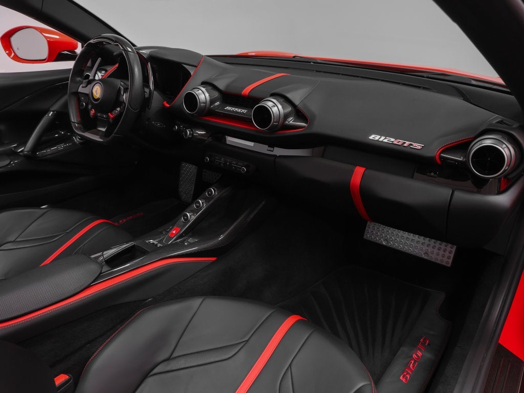 2023 Ferrari 812 GTS Base