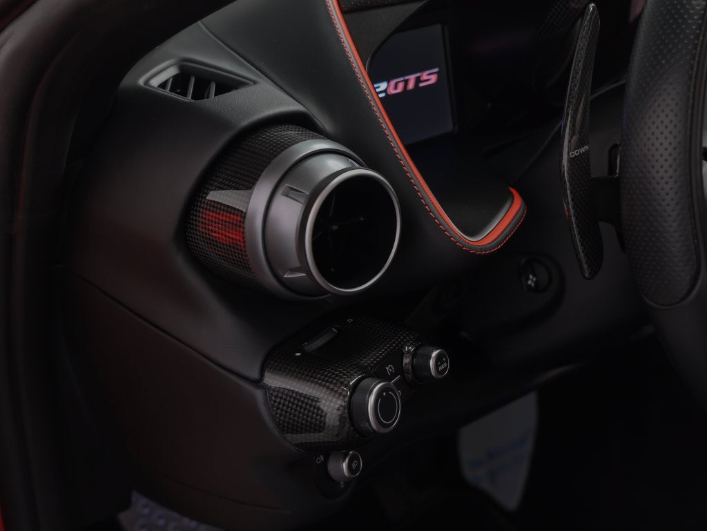2023 Ferrari 812 GTS Base