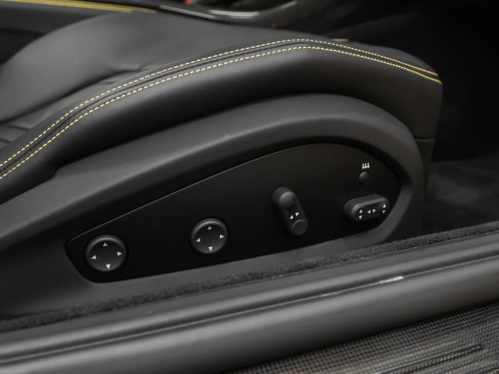 2021 Ferrari 812 GTS Base