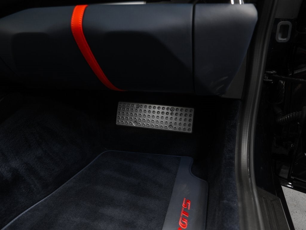 2021 Ferrari 812 GTS Base