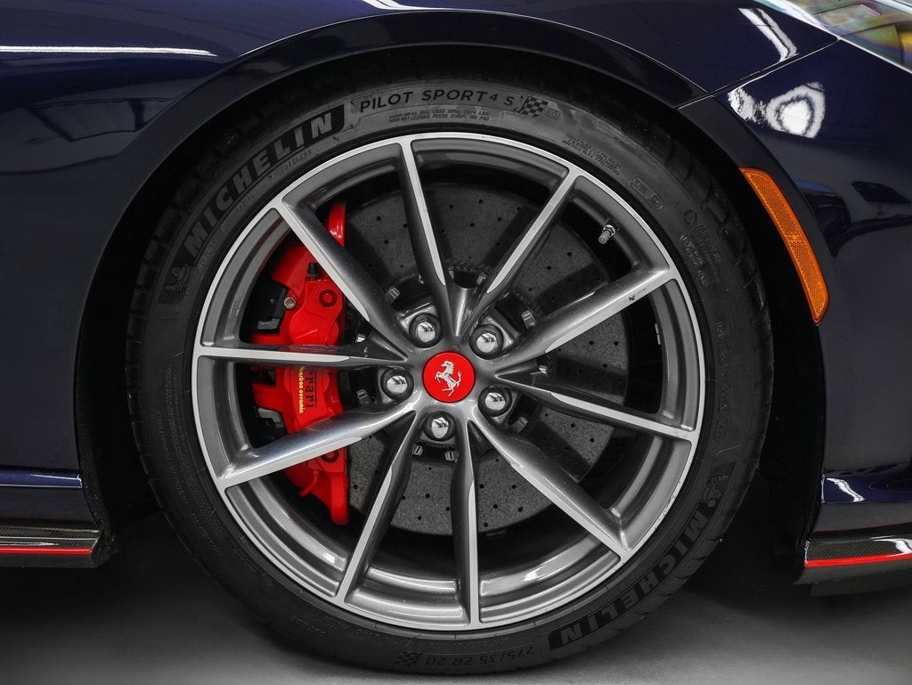 2021 Ferrari 812 GTS Base