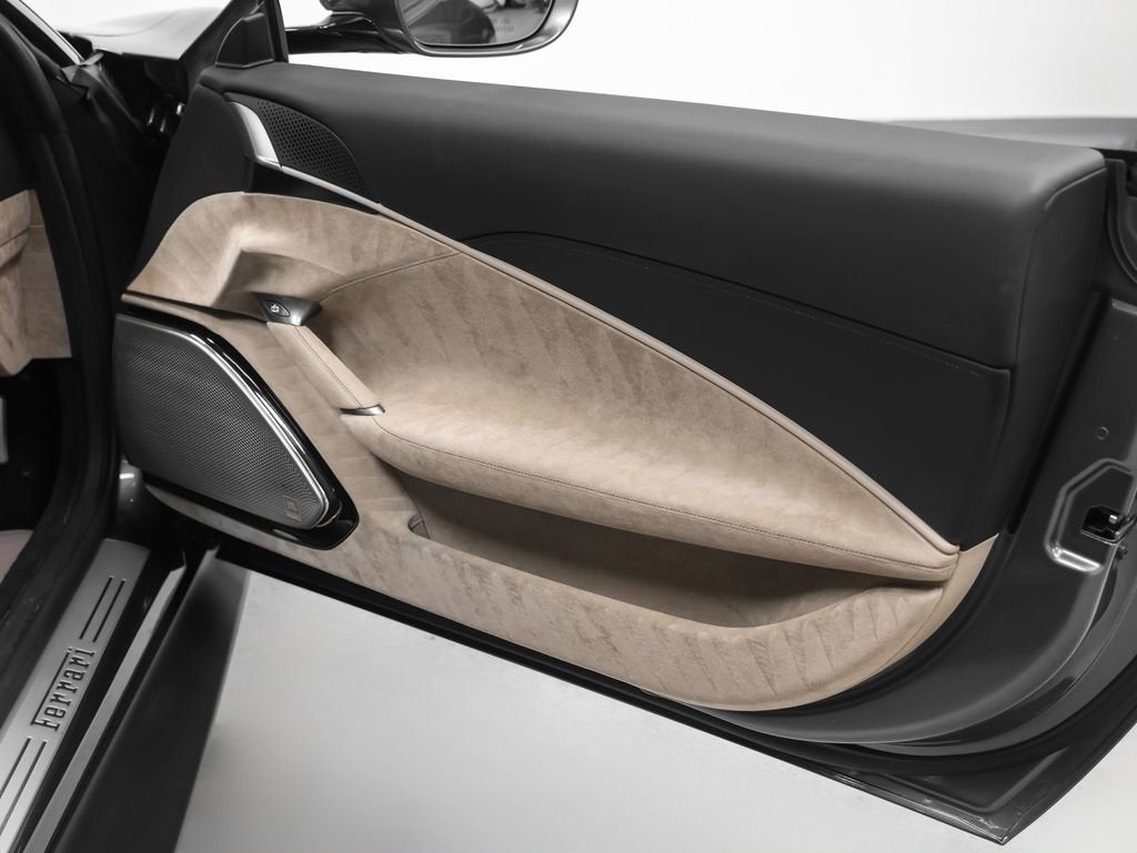 2022 Ferrari Roma Base