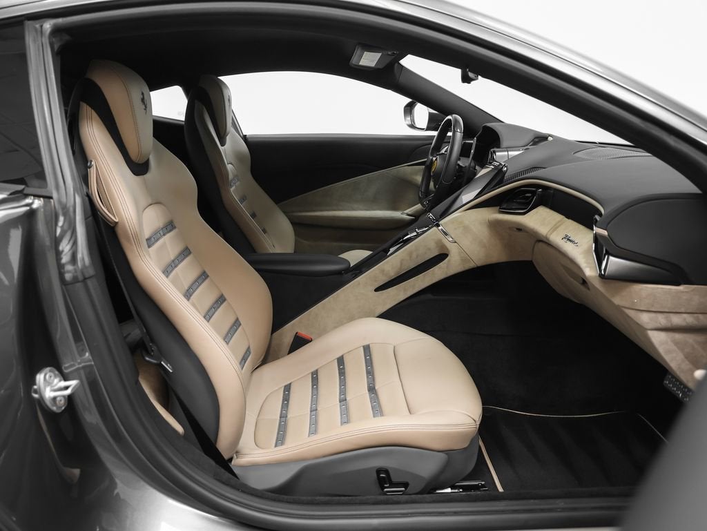 2022 Ferrari Roma Base