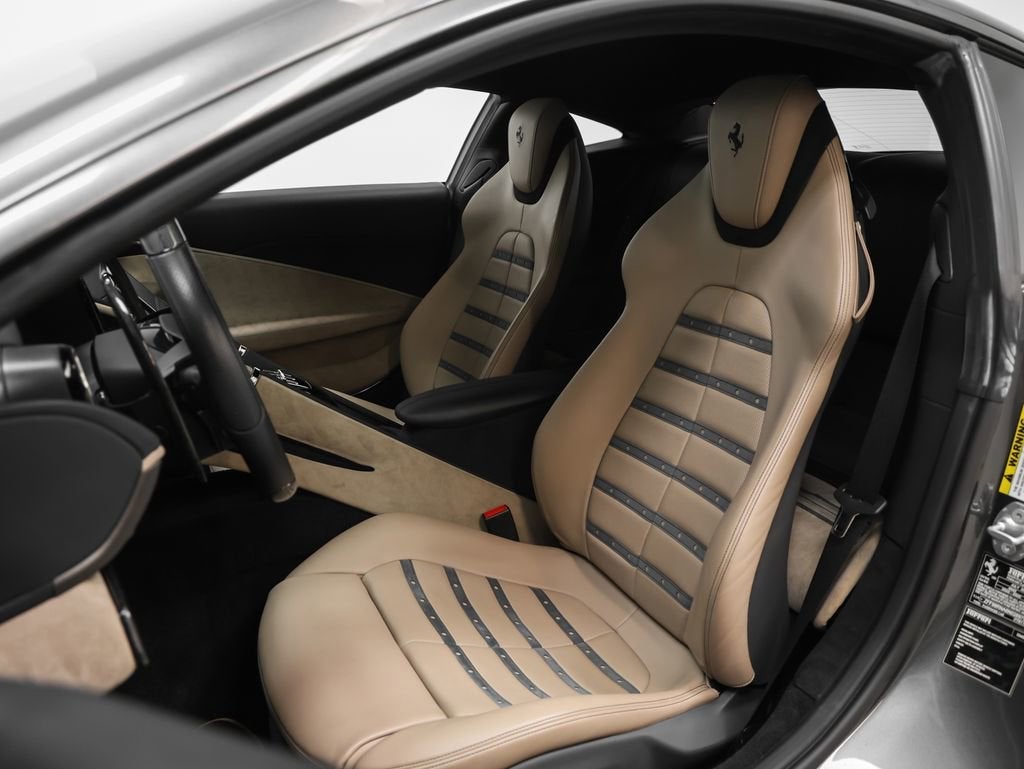 2022 Ferrari Roma Base